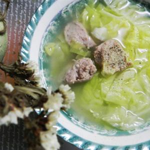 Cách làm canh bắp cải nấu giò sống