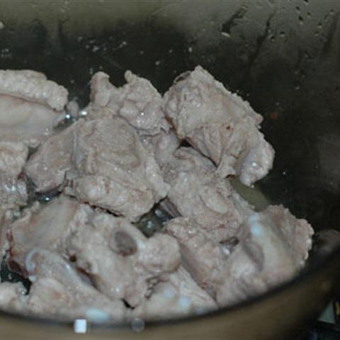 Cách làm canh bắp cải nấu sườn