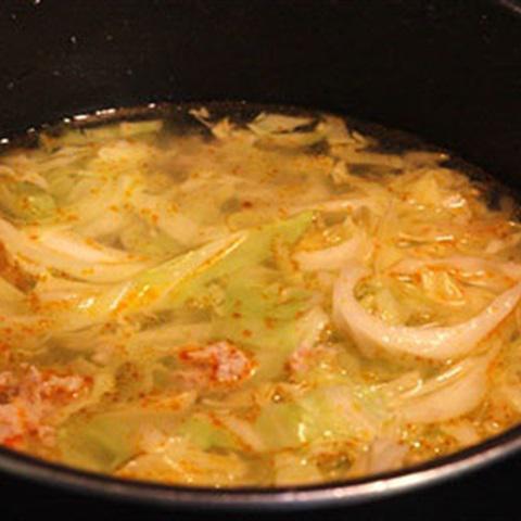 Cách làm canh bắp cải nấu thịt bò