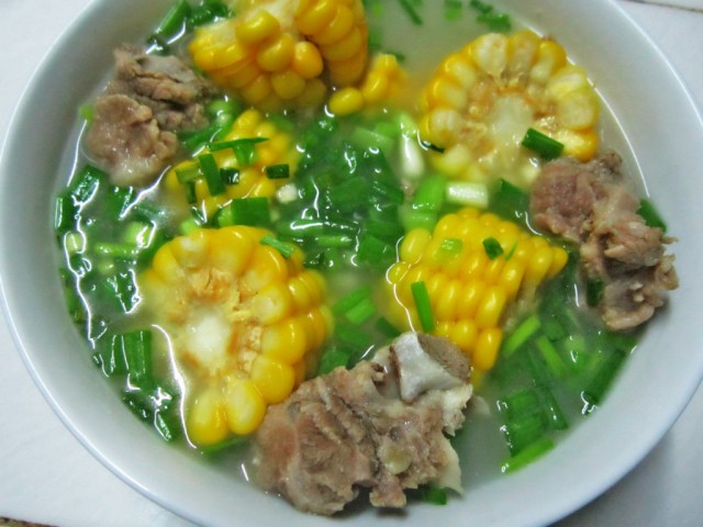 Canh bắp hầm xương