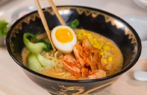 Canh bắp lợn hầm táo và vả tây bổ dưỡng cho sức khỏe