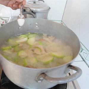 Cách làm canh bí đao hầm xương