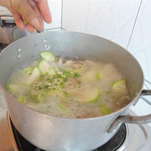 Cách làm canh bí đao hầm xương