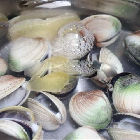 Cách làm canh bí đao nấu nghêu