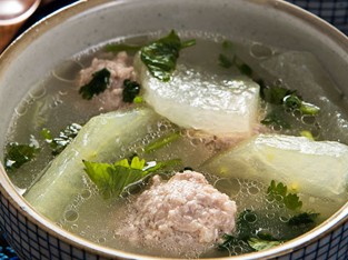 Canh bí đao thịt viên cho ngày nắng nóng