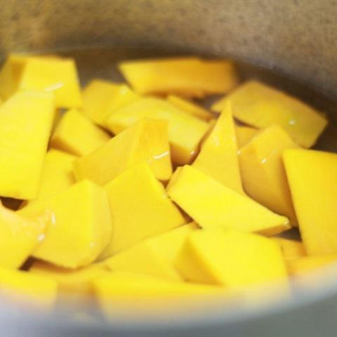 Cách làm canh bí đỏ đậu hũ