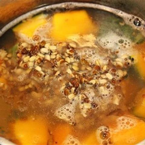 Cách làm canh bí đỏ đậu xanh