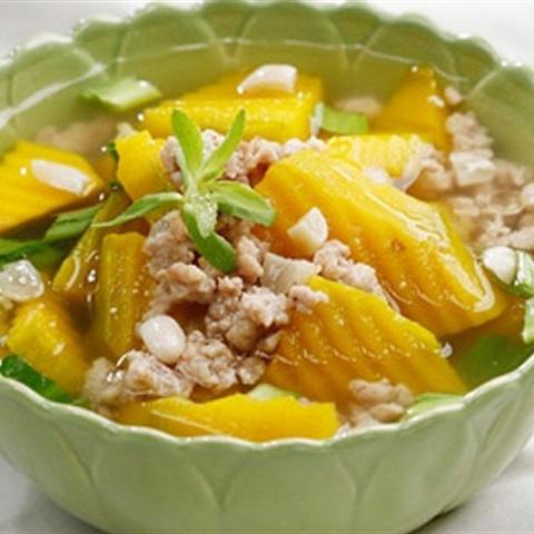 Cách làm canh bí đỏ hầm đậu phộng