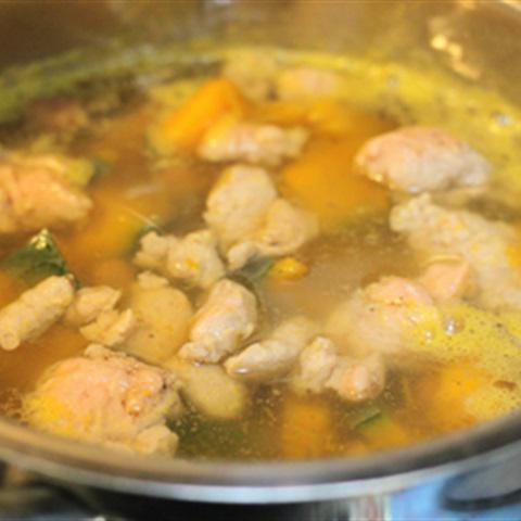 Cách làm canh bí đỏ nấu mọc