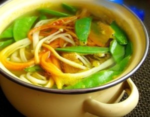 Canh bí đỏ nấu nấm