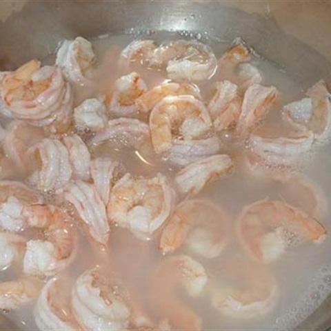 Cách làm canh bí đỏ nấu tôm