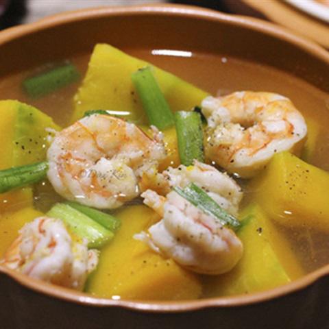 Cách làm canh bí đỏ nấu tôm