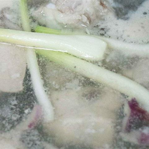 Cách làm canh bí nấu sườn