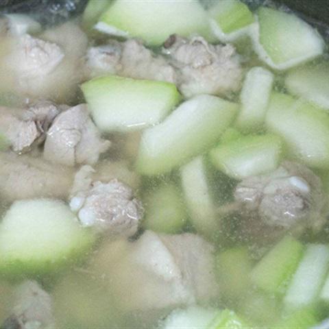 Cách làm canh bí nấu sườn