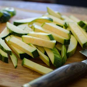 Cách làm canh bí ngòi nấu thịt