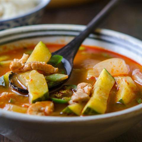 Cách làm canh bí ngòi nấu thịt