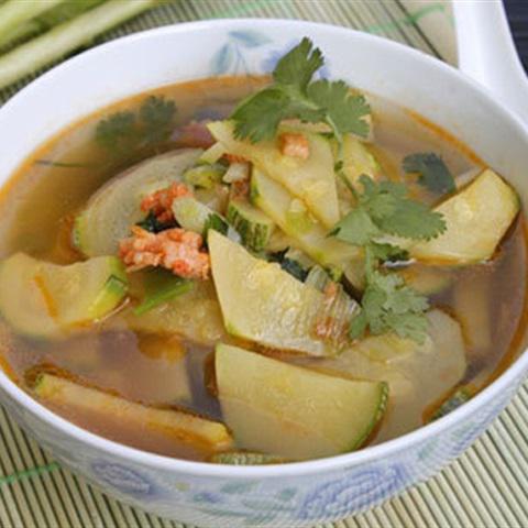 Cách làm canh bí ngòi nấu tôm