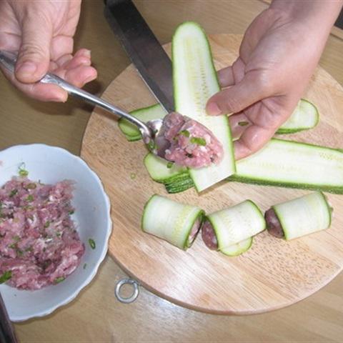 Cách nấu canh bí ngòi tôm thịt