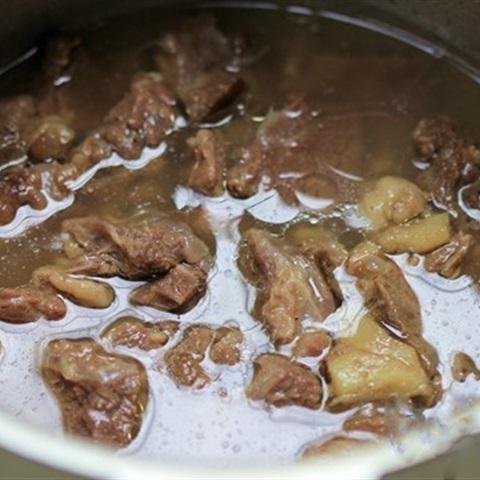 Cách làm canh bò nấm linh chi