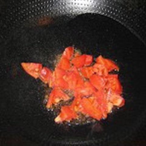 Cách làm canh bò viên nấu cà chua