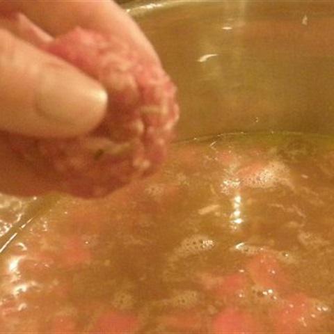 Cách làm canh bò viên nấu cà chua