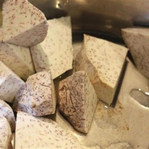 Cách làm canh bò viên nấu khoai môn