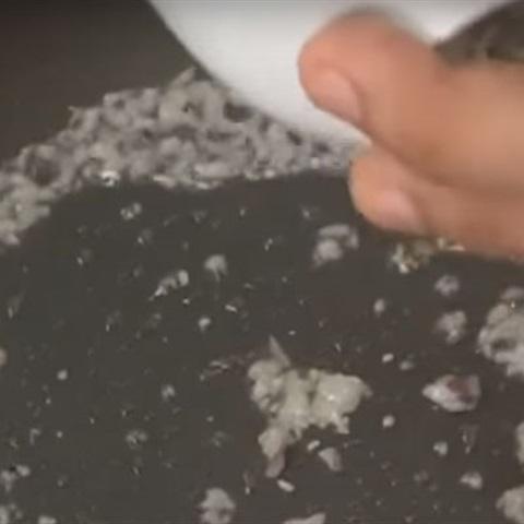 Cách làm canh bông súng nấu tôm