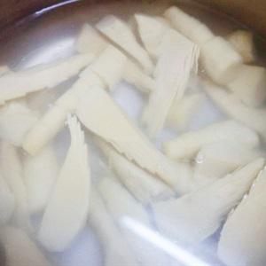 Cách làm canh cá ba sa nấu măng