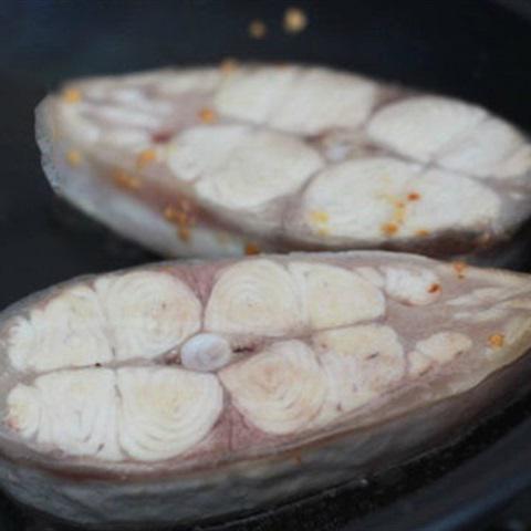 Cách làm canh cá ba sa nấu măng