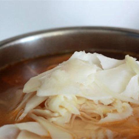 Cách làm canh cá ba sa nấu măng