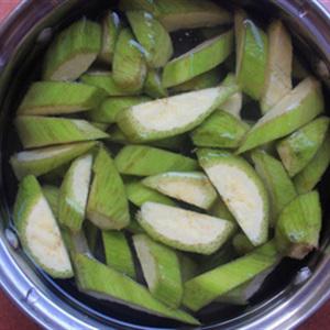 Cách làm canh cá chép nấu chuối xanh