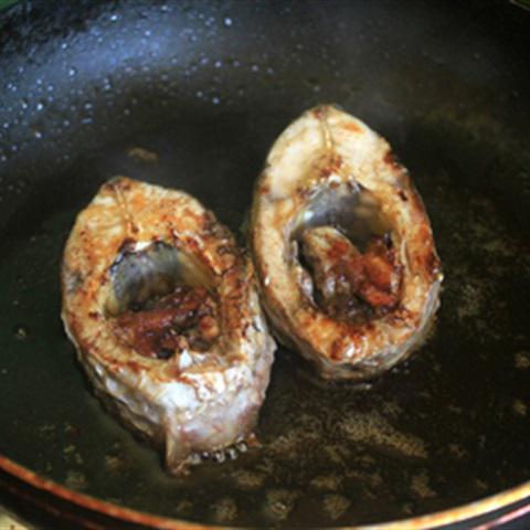 Cách làm canh cá chép nấu chuối xanh