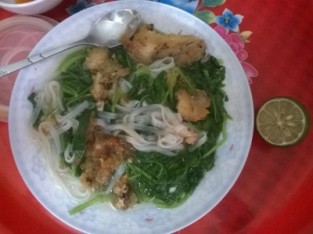Canh cá chua cay