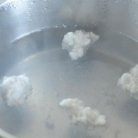 Cách làm canh chua chả mực