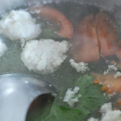 Cách làm canh chua chả mực