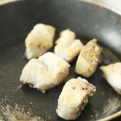 Cách làm canh cá nấu cà chua