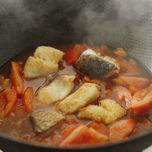 Cách làm canh cá nấu cà chua