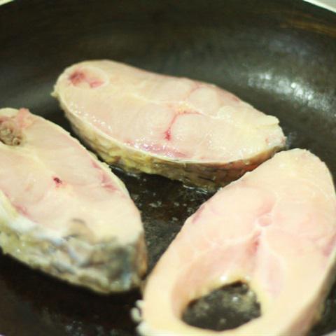 Cách làm canh cá nấu dưa chua