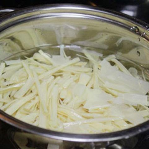 Cách làm canh cá nấu măng