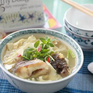 Cách làm canh cá nấu măng