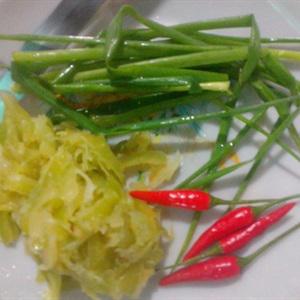 Cách làm canh cá ngạnh sông nấu khế