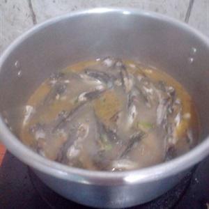 Cách làm canh cá ngạnh sông nấu khế