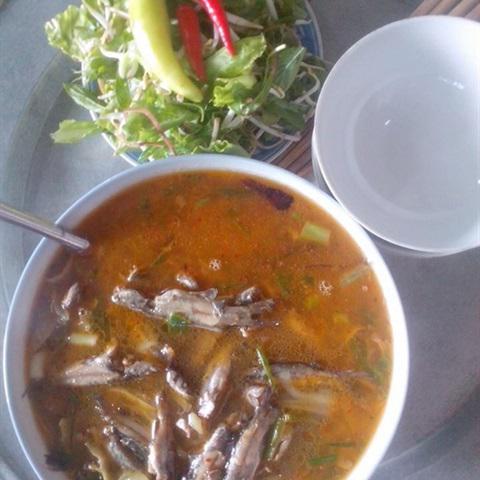 Cách làm canh cá ngạnh sông nấu khế