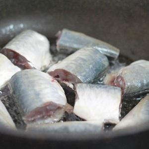 Cách làm canh cá nục nấu thơm