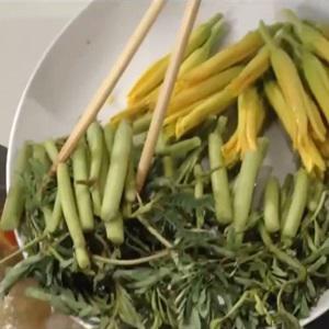 Cách làm canh cá rô rau nhút