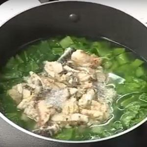 Cách làm canh cải cá rô đồng
