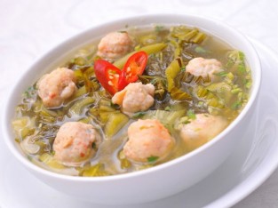 Canh cải chua tôm viên