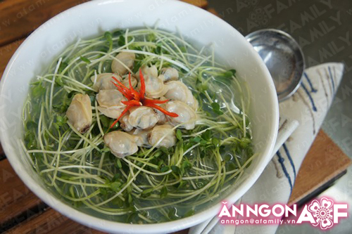 Canh cải mầm nấu nghêu