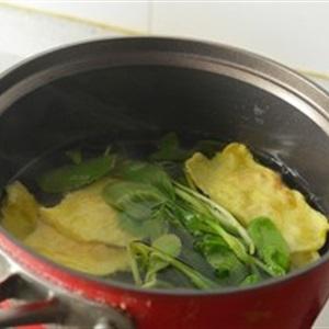 Cách làm canh cải thìa nấu tôm trứng