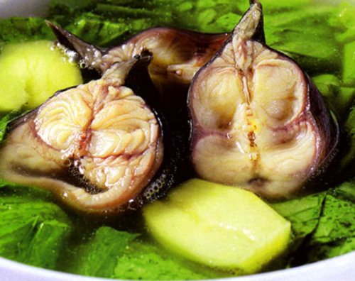 Canh cải xanh nấu cá trê